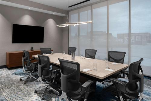 hilton garden inn grand prairie at epiccentral