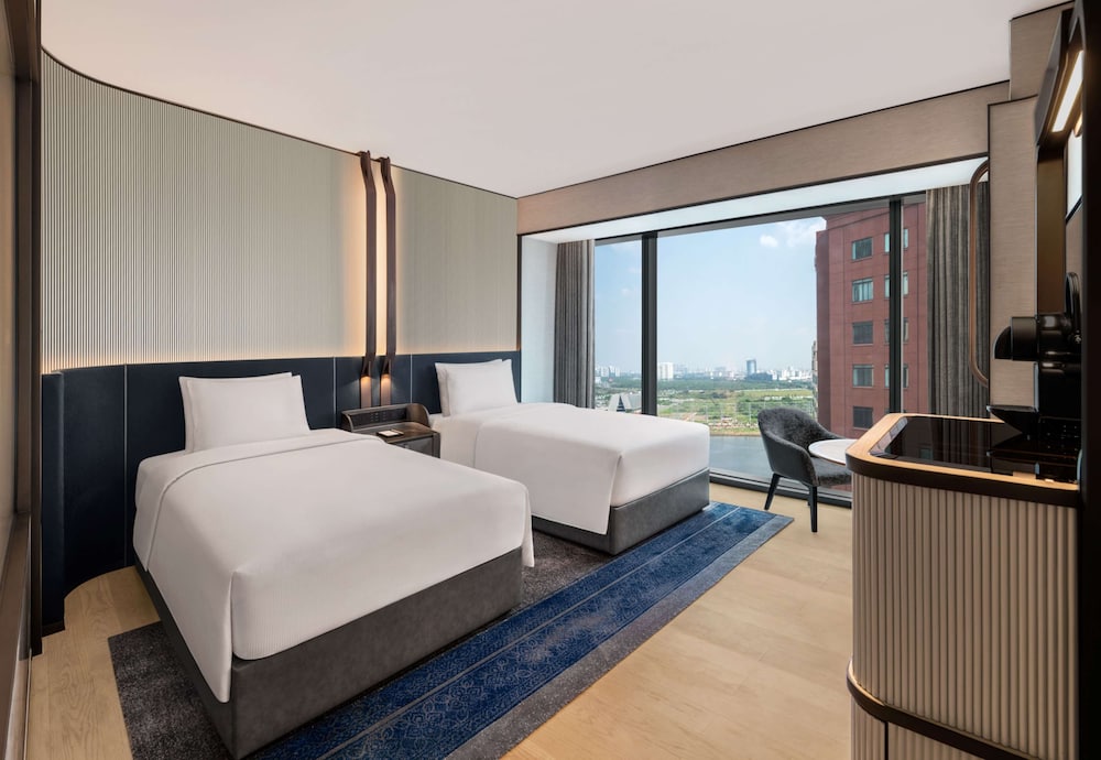 hilton saigon