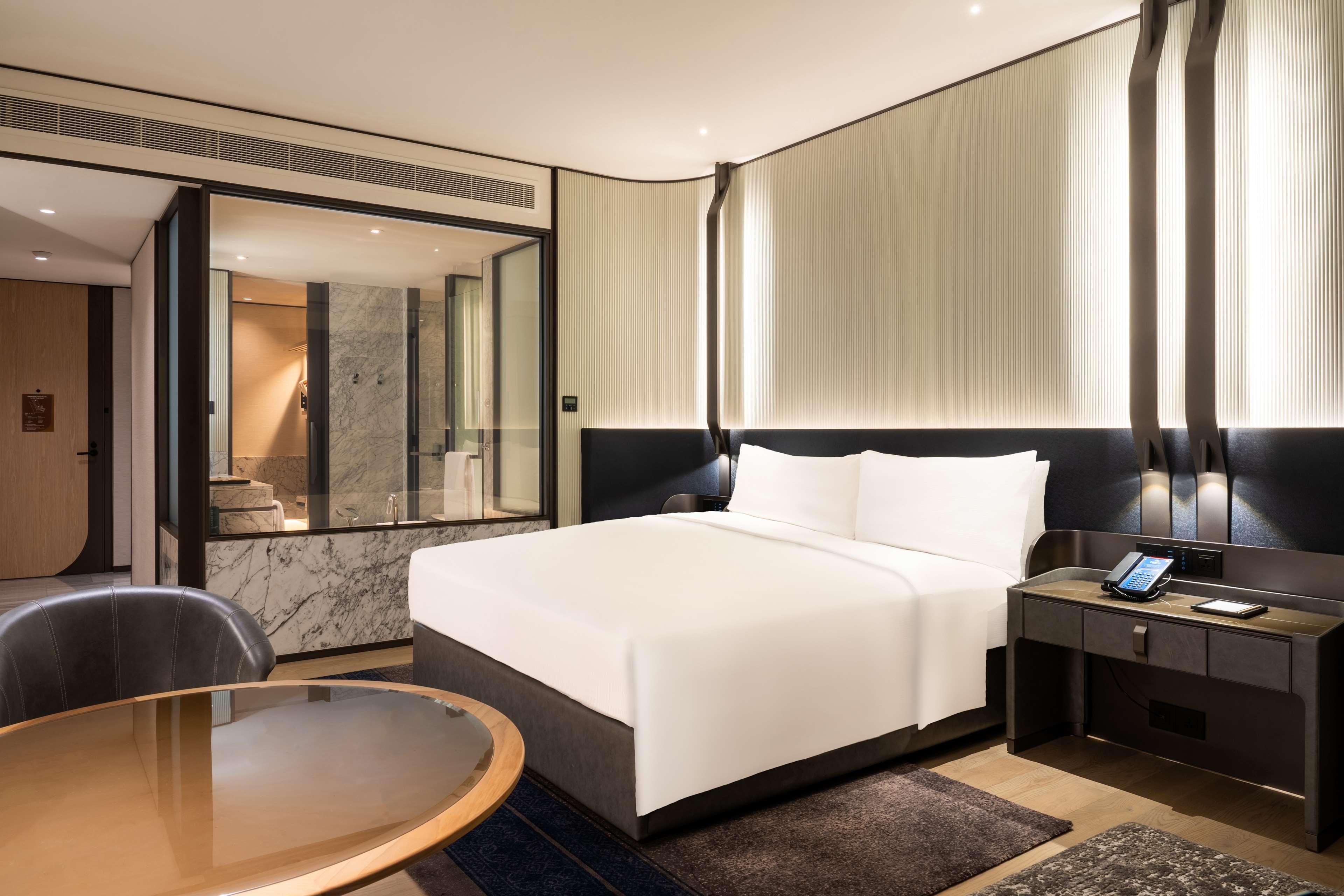 hilton saigon
