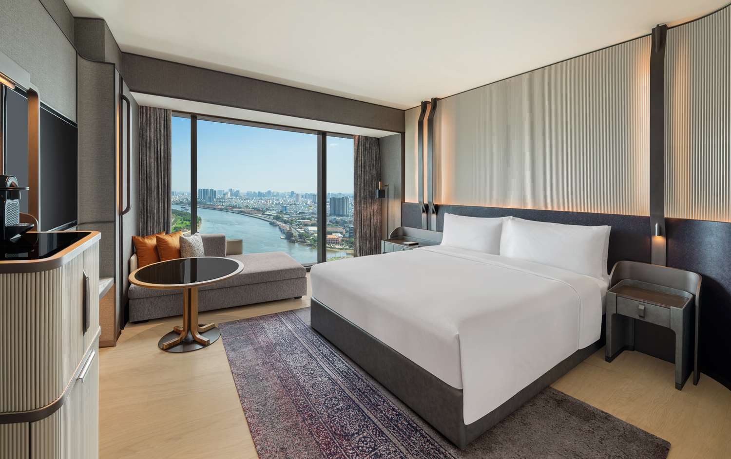hilton saigon