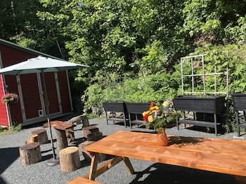 burgundy dream bed and breakfast