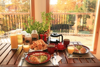 burgundy dream bed and breakfast