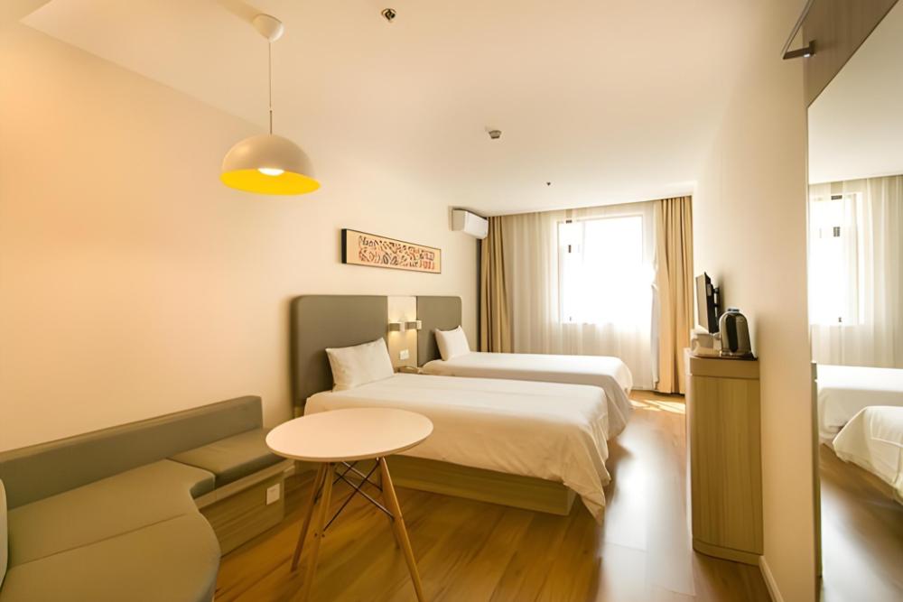 hanting hotel suzhou sanxiang plaza metro station