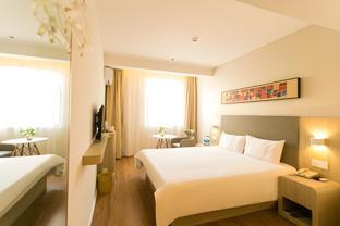 hanting hotel suzhou sanxiang plaza metro station