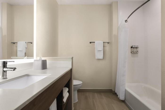 holiday inn express and suites bessemer birmingham sw