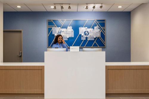 holiday inn express and suites bessemer birmingham sw