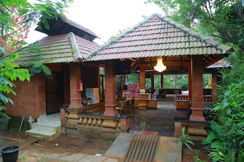 holistic stay eco resort