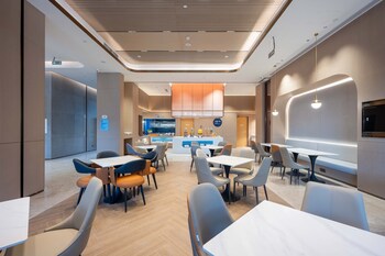 holiday inn express haiyan an ihg hotel