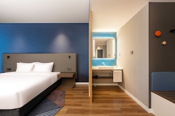 holiday inn express haiyan an ihg hotel