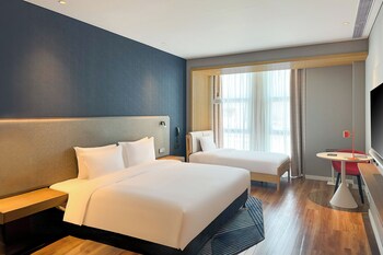 holiday inn express haiyan an ihg hotel