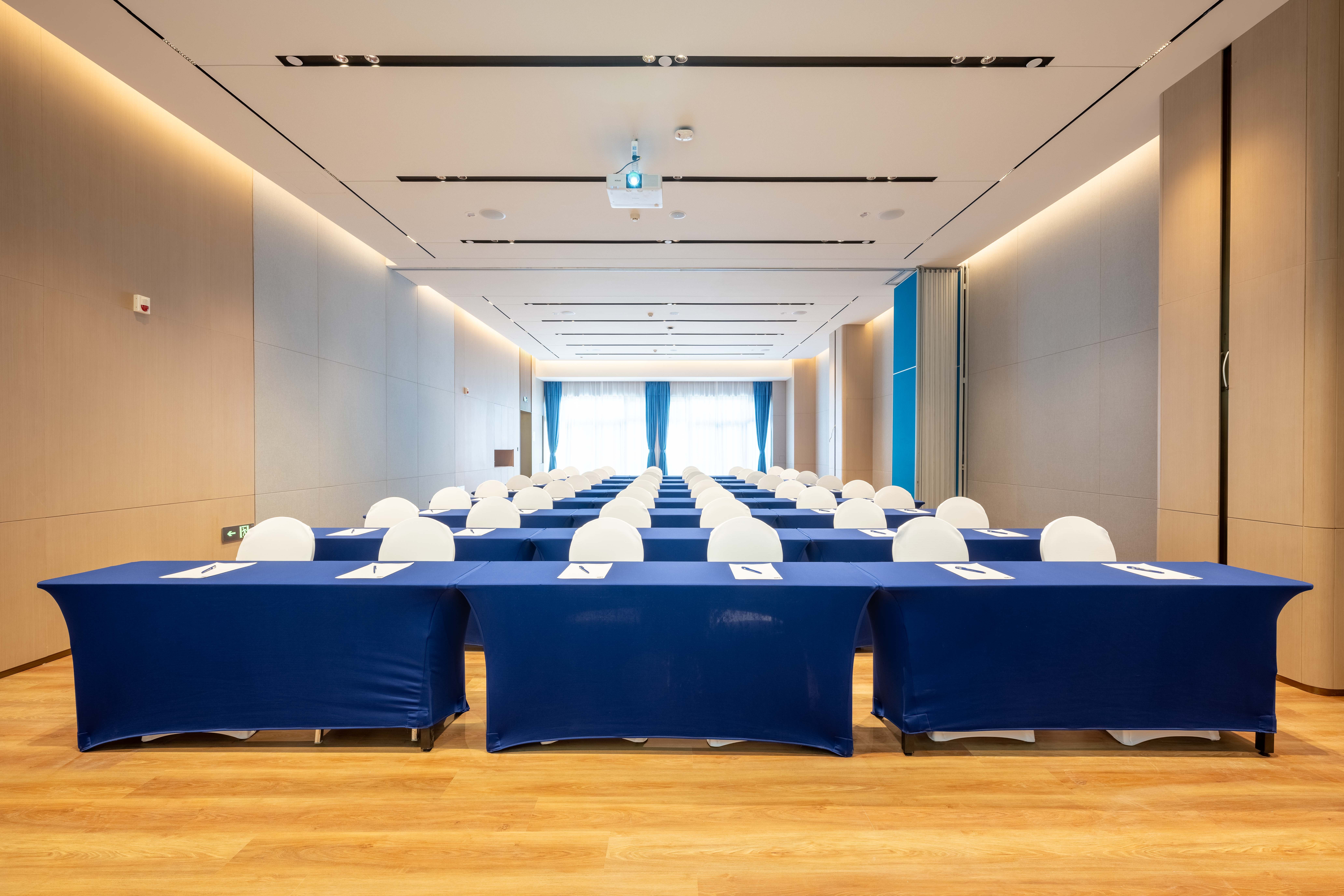 holiday inn express haiyan an ihg hotel