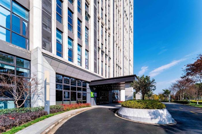 holiday inn express haiyan an ihg hotel