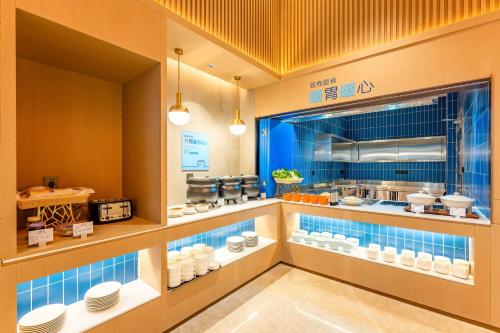 holiday inn express haiyan an ihg hotel