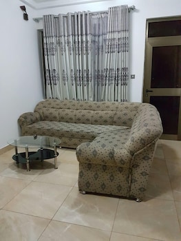 2bedrooms private apart junction mall