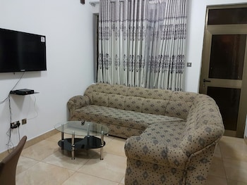 2bedrooms private apart junction mall