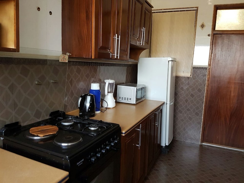 2bedrooms private apart junction mall