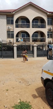 2bedrooms private apart junction mall