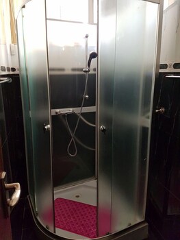 2bedrooms private apart junction mall