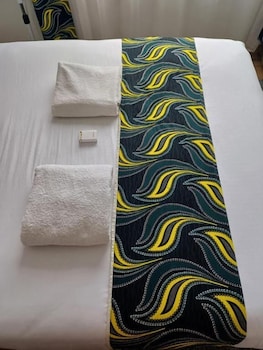 urban oasis apartment by edmor suites