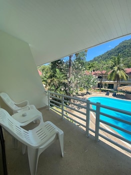 v beach resort
