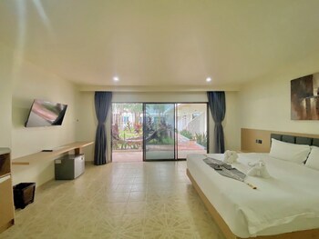 v beach resort