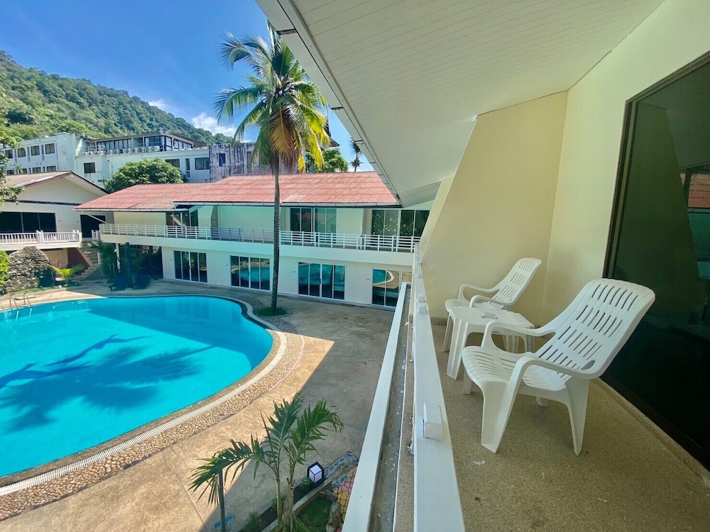 v beach resort