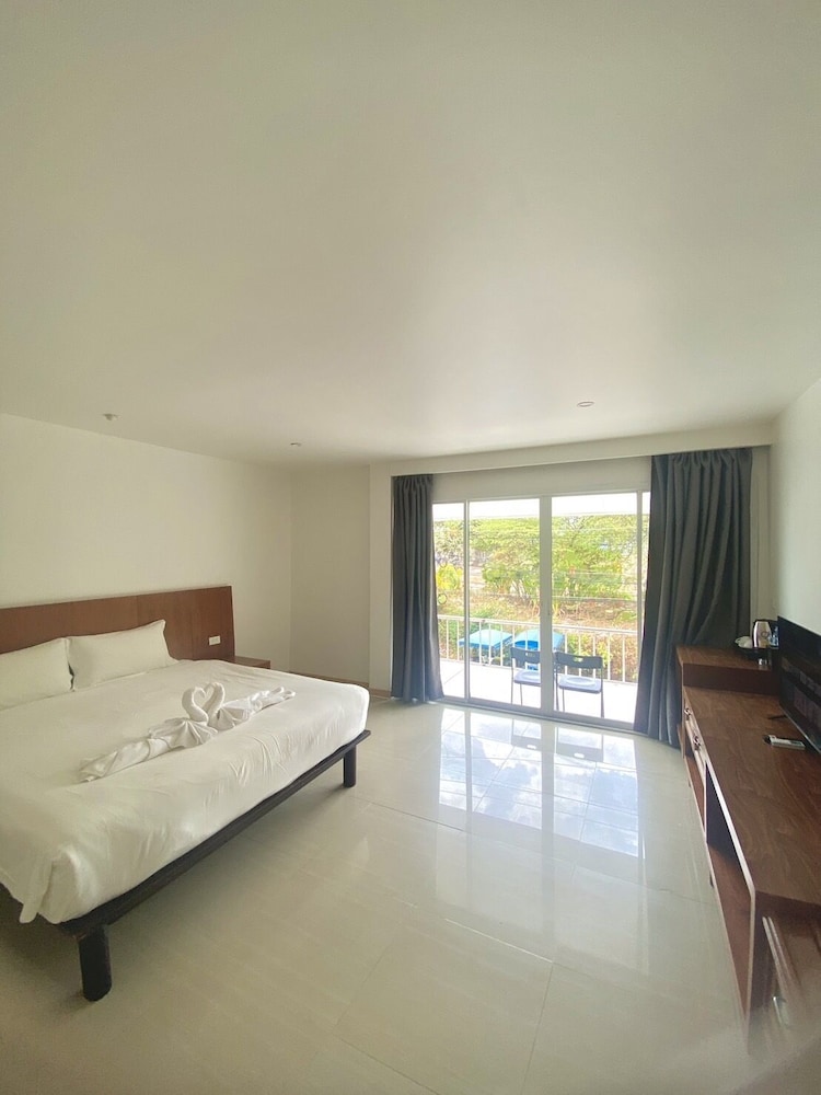 v beach resort