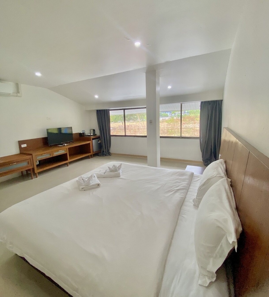 v beach resort
