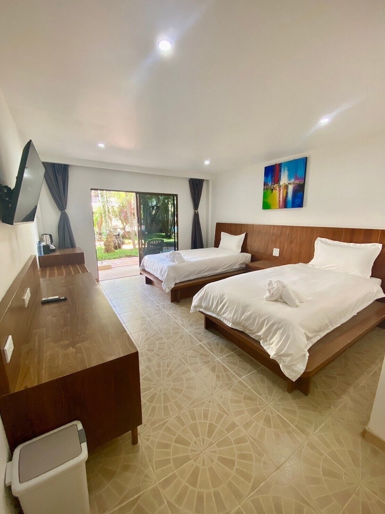 v beach resort