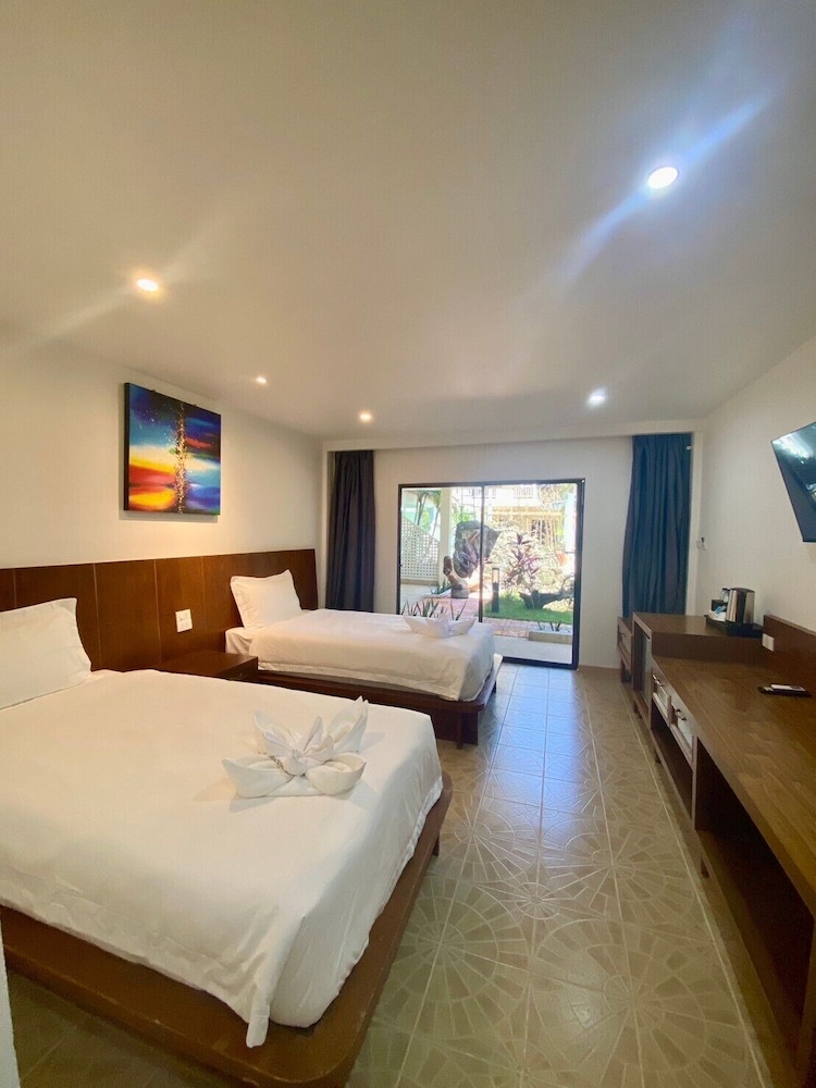 v beach resort