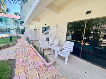 v beach resort
