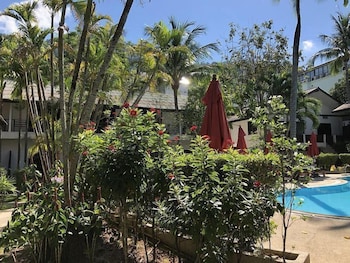 v beach resort