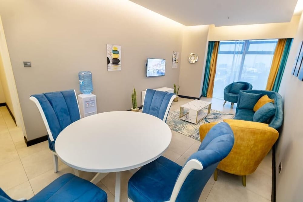 lux suites le marc luxury apartments