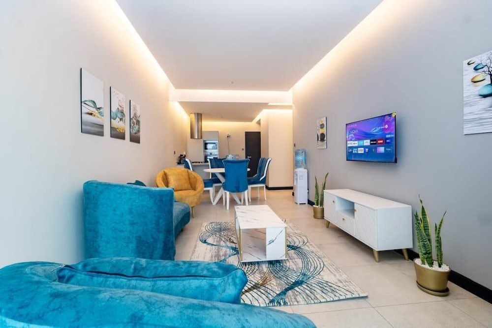 lux suites le marc luxury apartments