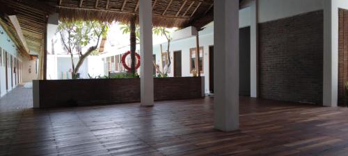 roots hotel trawangan