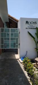 roots hotel trawangan