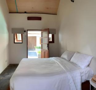 roots hotel trawangan