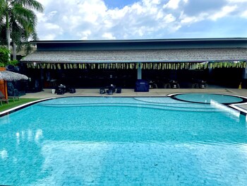 hideaway resort ban chang