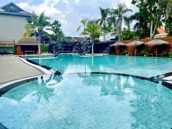 hideaway resort ban chang