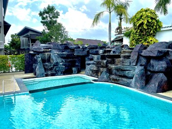 hideaway resort ban chang