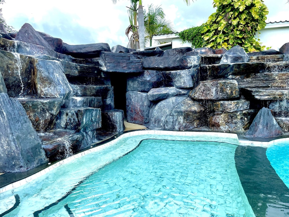 hideaway resort ban chang