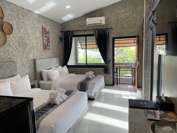 hideaway resort ban chang