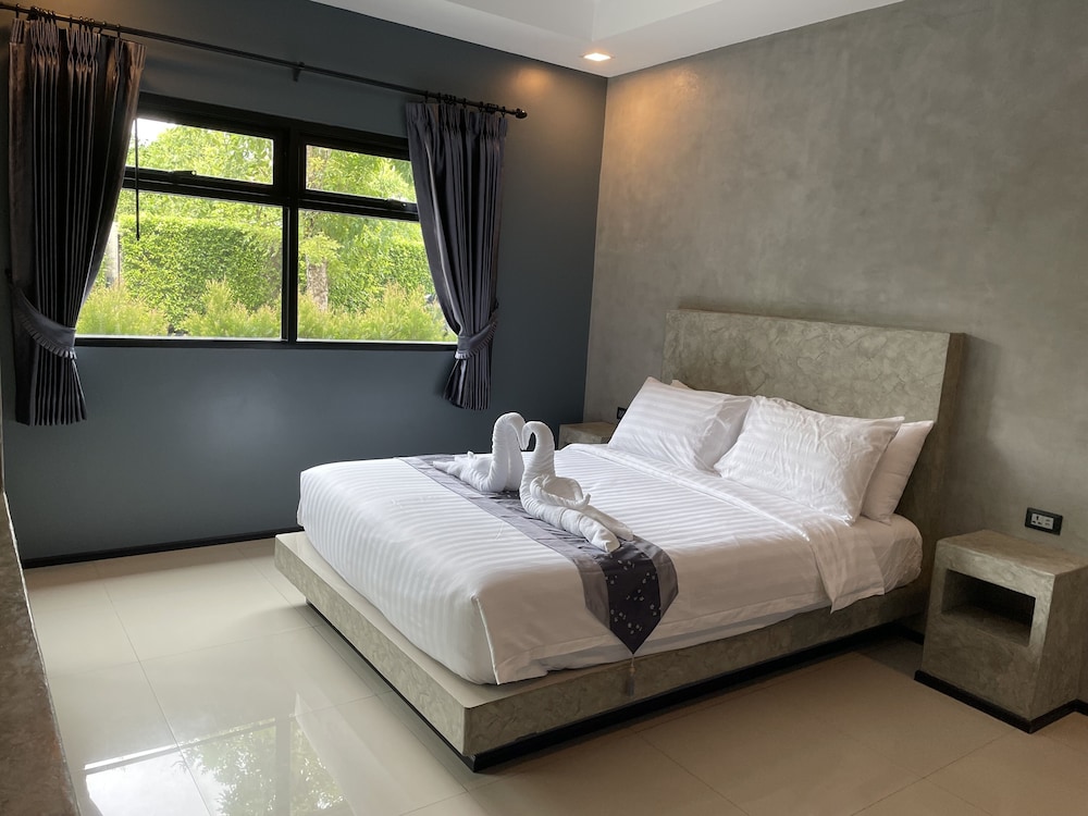 hideaway resort ban chang