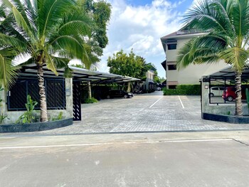 hideaway resort ban chang