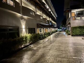 hideaway resort ban chang