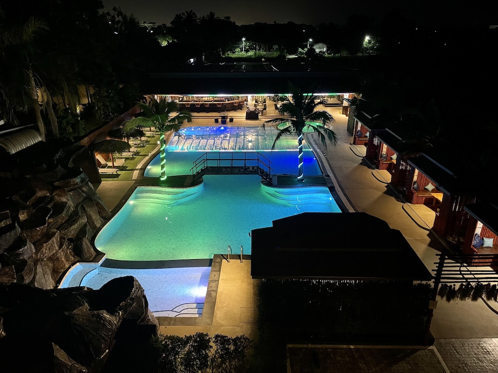 hideaway resort ban chang