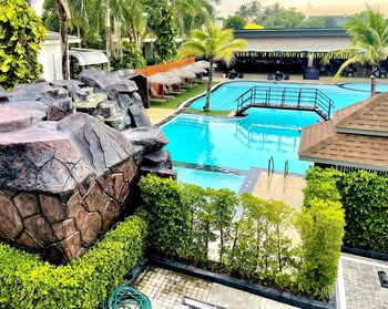 hideaway resort ban chang