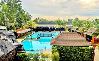 hideaway resort ban chang