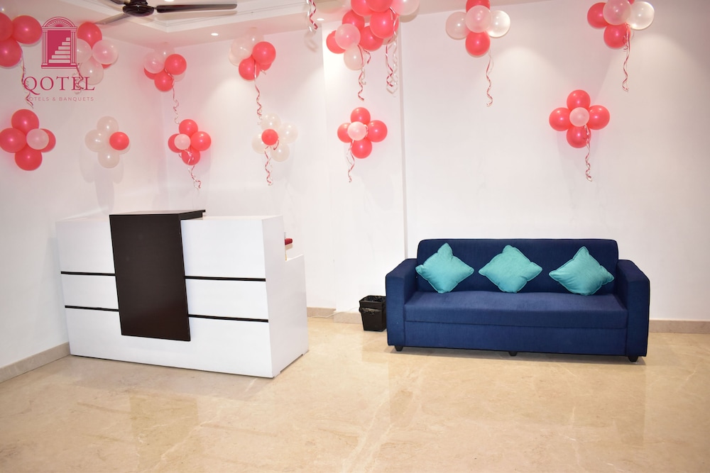 qotel hotel signature bnb ashok vihar