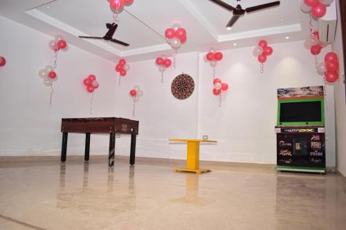 qotel hotel signature bnb ashok vihar